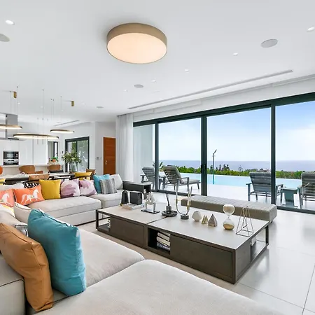 J&c Seacave With Infinity Pool Villa