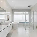 J&c Seacave With Infinity Pool *