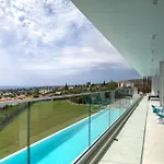 J&c Seacave With Infinity Pool 펜션