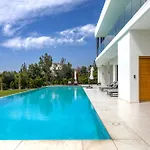 펜션 J&c Seacave With Infinity Pool *